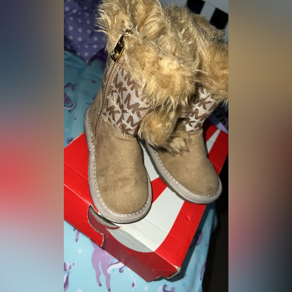 Michael kors size 7 in great condition